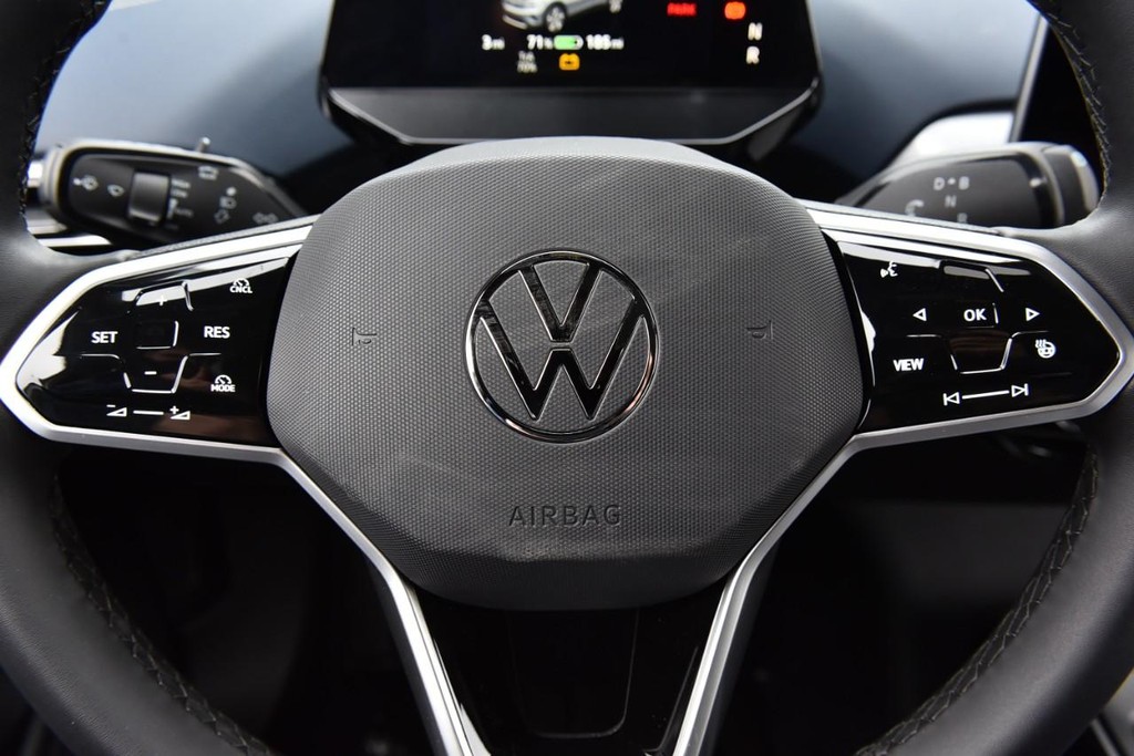 Volkswagen ID.4 Vehicle Full-screen Gallery Image 16