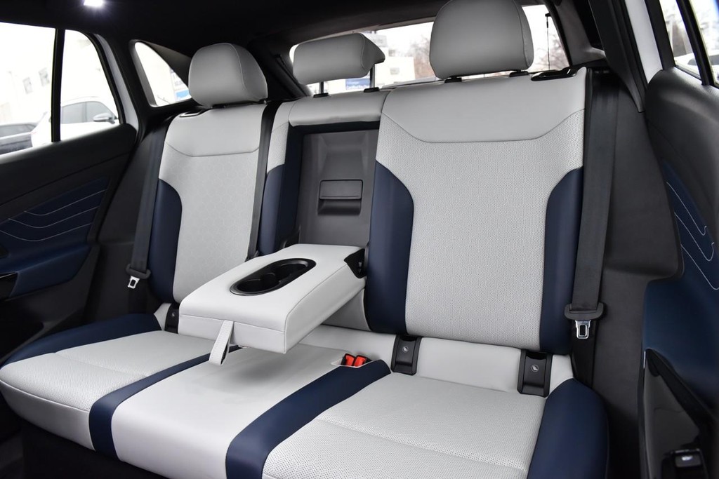 Volkswagen ID.4 Vehicle Full-screen Gallery Image 20