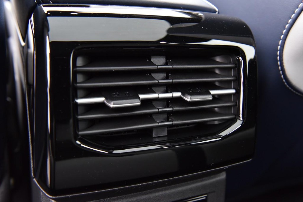 Volkswagen ID.4 Vehicle Full-screen Gallery Image 21