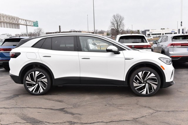 Volkswagen ID.4 Vehicle Image 05