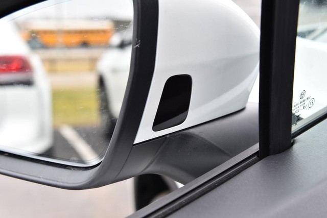 Volkswagen ID.4 Vehicle Image 10