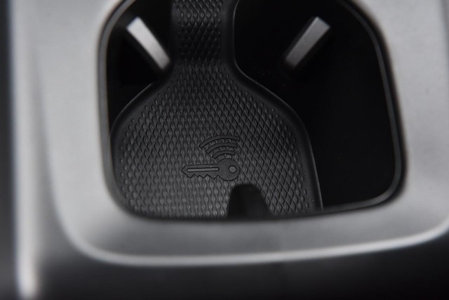 Volkswagen ID.4 Vehicle Image 15