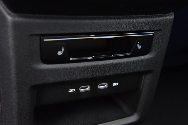 Volkswagen ID.4 Vehicle Image 22