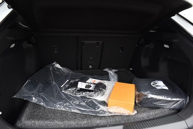 Volkswagen ID.4 Vehicle Image 23