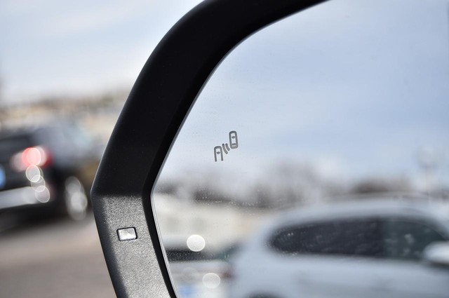 Volkswagen Atlas Cross Sport Vehicle Image 10