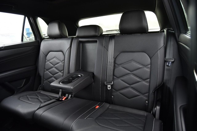 Volkswagen Atlas Cross Sport Vehicle Image 22