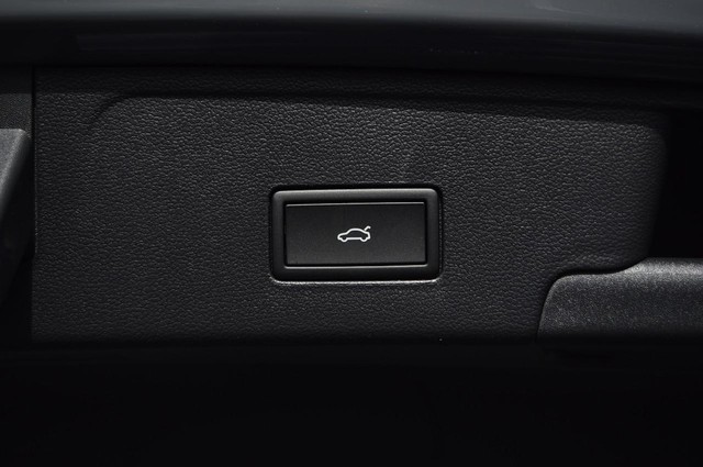 Volkswagen Atlas Cross Sport Vehicle Image 26