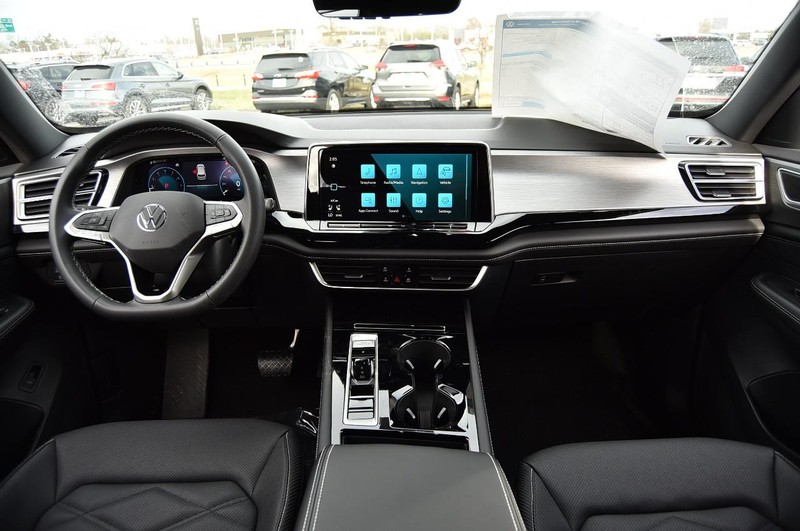 Volkswagen Atlas Cross Sport Vehicle Image 07