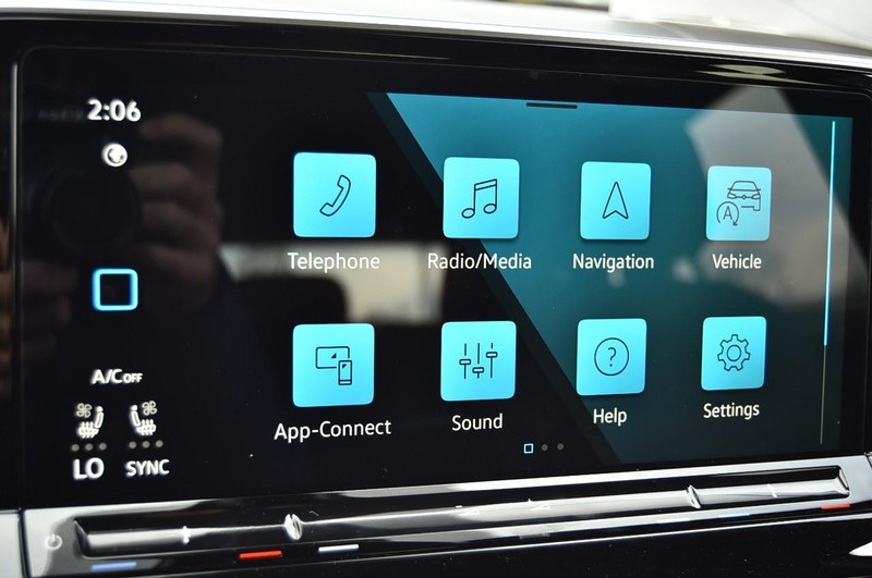 Volkswagen Atlas Cross Sport Vehicle Image 14