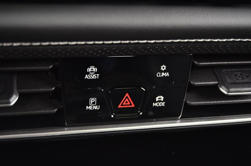 Volkswagen Atlas Cross Sport Vehicle Image 15