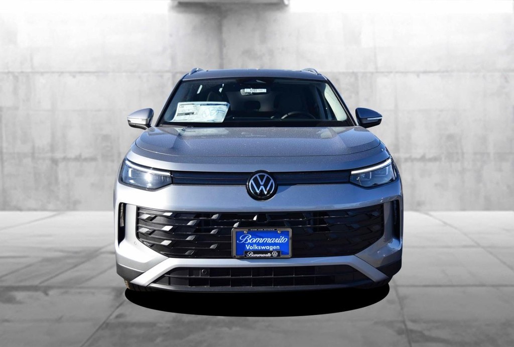 Volkswagen Tiguan Vehicle Full-screen Gallery Image 4