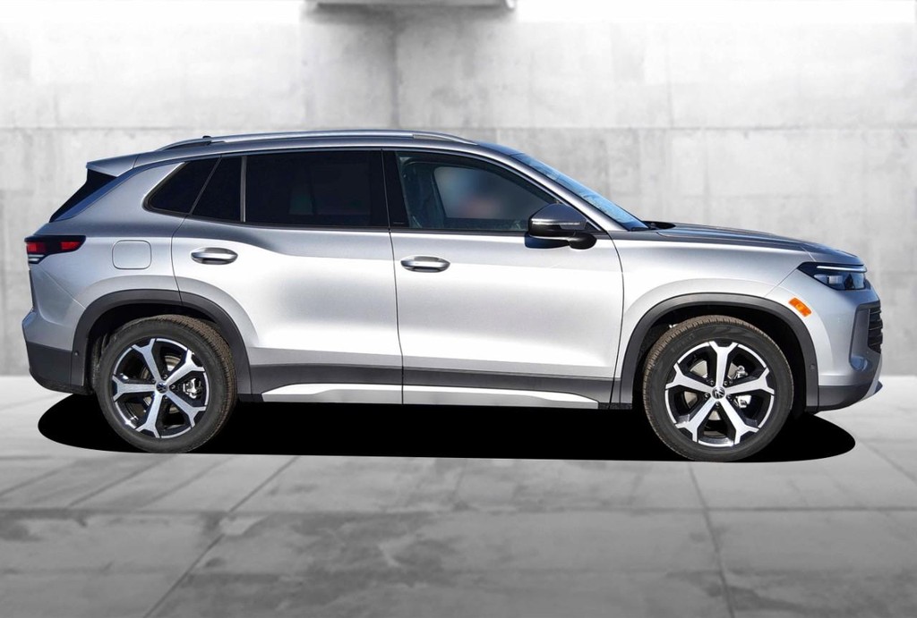 Volkswagen Tiguan Vehicle Full-screen Gallery Image 5