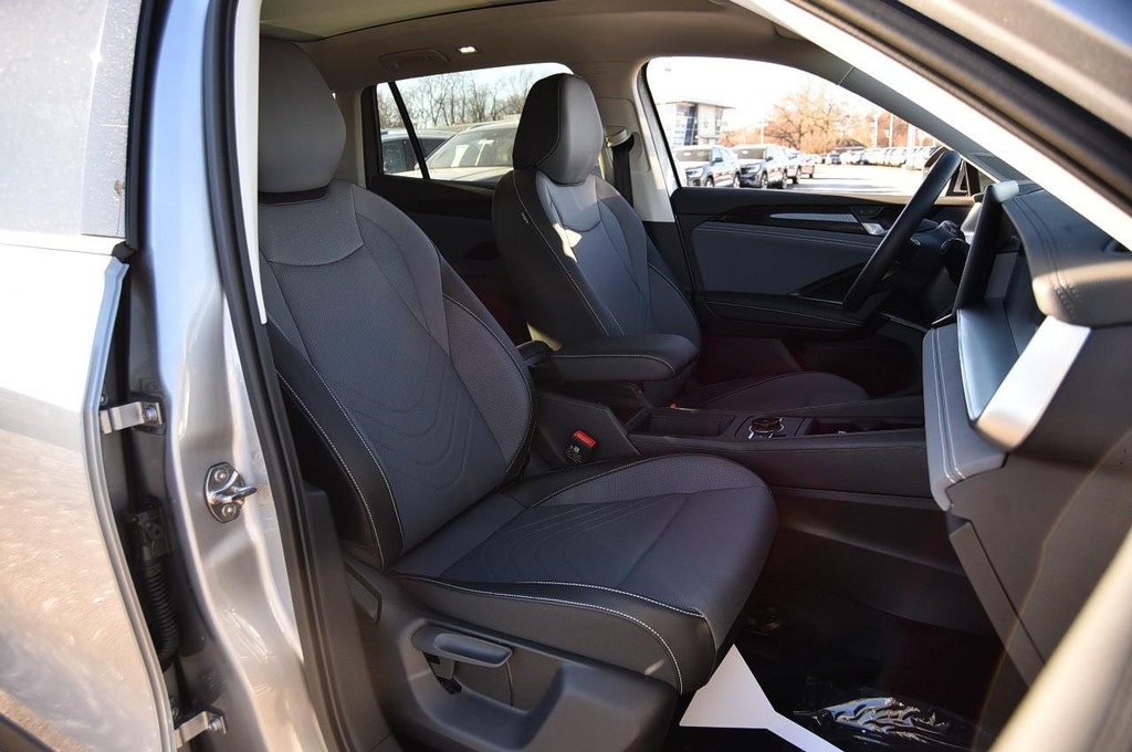 Volkswagen Tiguan Vehicle Full-screen Gallery Image 19