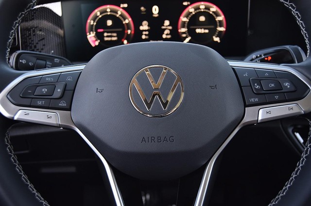 Volkswagen Tiguan Vehicle Image 17