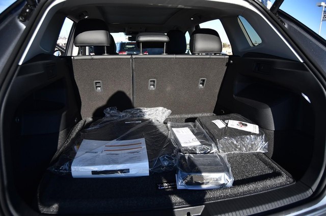 Volkswagen Tiguan Vehicle Image 24