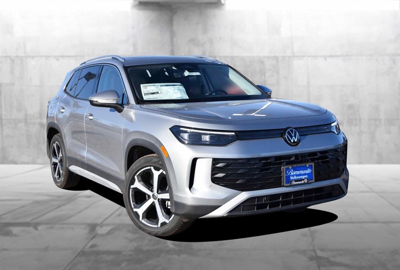 Volkswagen Tiguan Vehicle Image 02