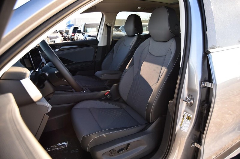 Volkswagen Tiguan Vehicle Image 18