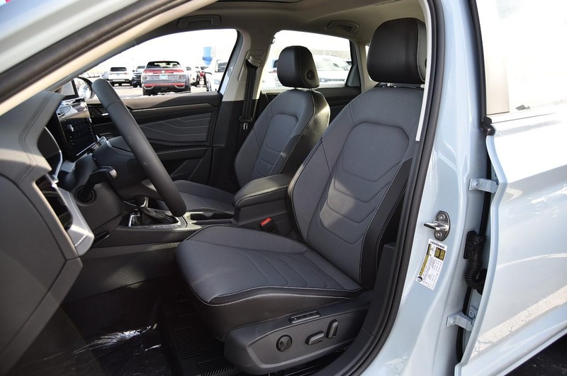 Volkswagen Jetta Vehicle Image 20