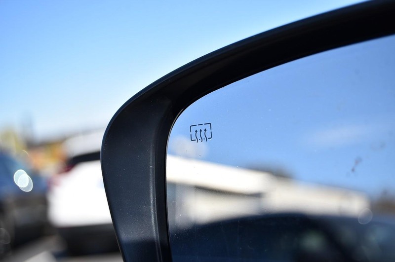 Nissan Rogue Vehicle Image 11