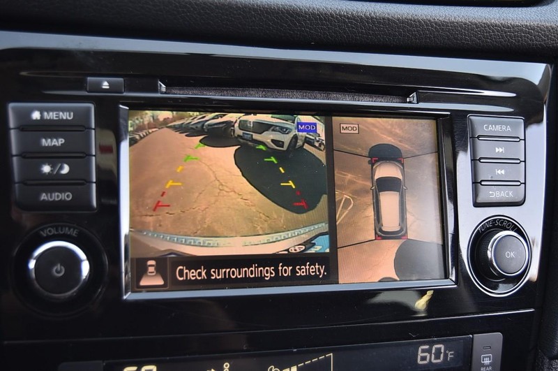 Nissan Rogue Vehicle Image 15