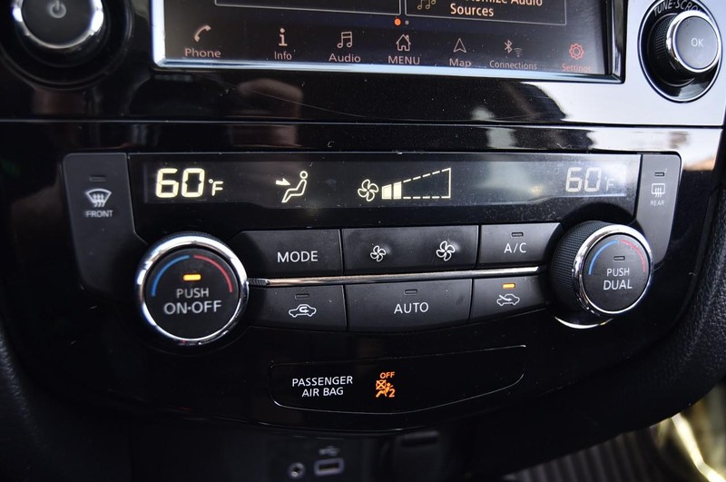 Nissan Rogue Vehicle Image 20