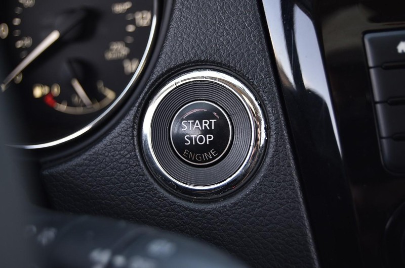 Nissan Rogue Vehicle Image 23