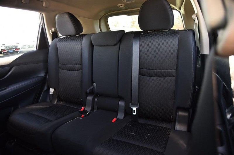 Nissan Rogue Vehicle Image 27