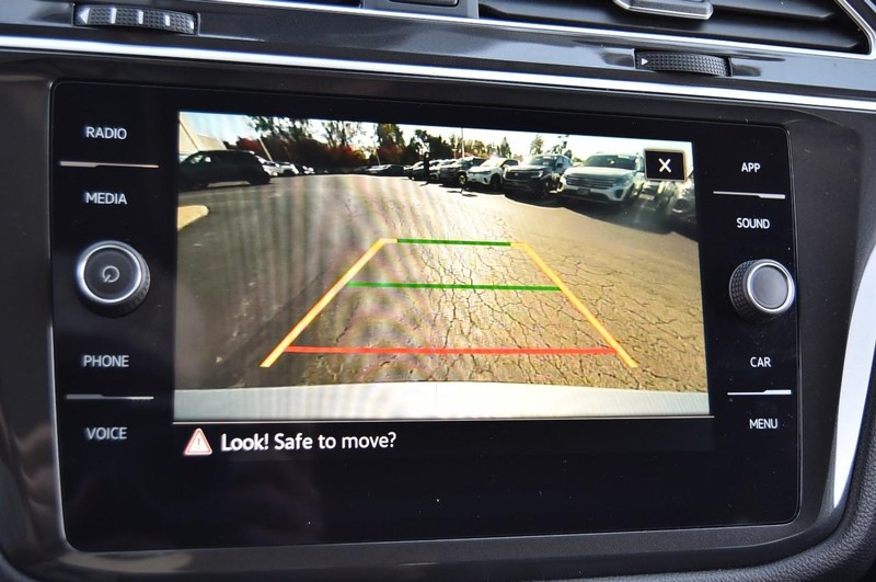 Volkswagen Tiguan Vehicle Image 13