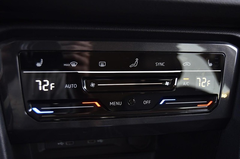 Volkswagen Tiguan Vehicle Image 15