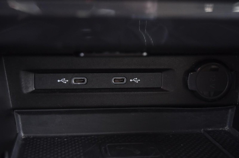 Volkswagen Tiguan Vehicle Image 16