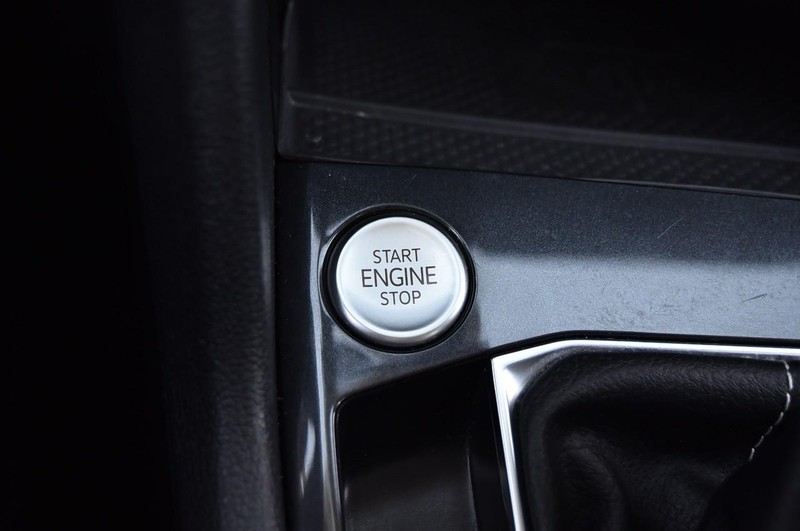 Volkswagen Tiguan Vehicle Image 17