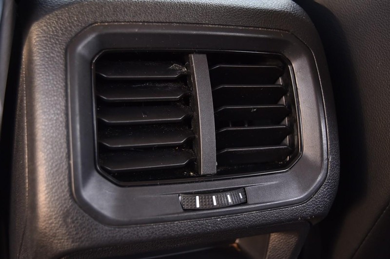 Volkswagen Tiguan Vehicle Image 22