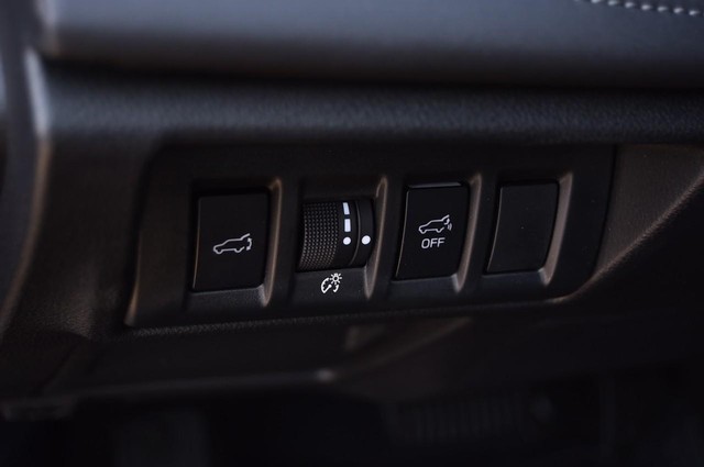 Subaru Outback Vehicle Image 13