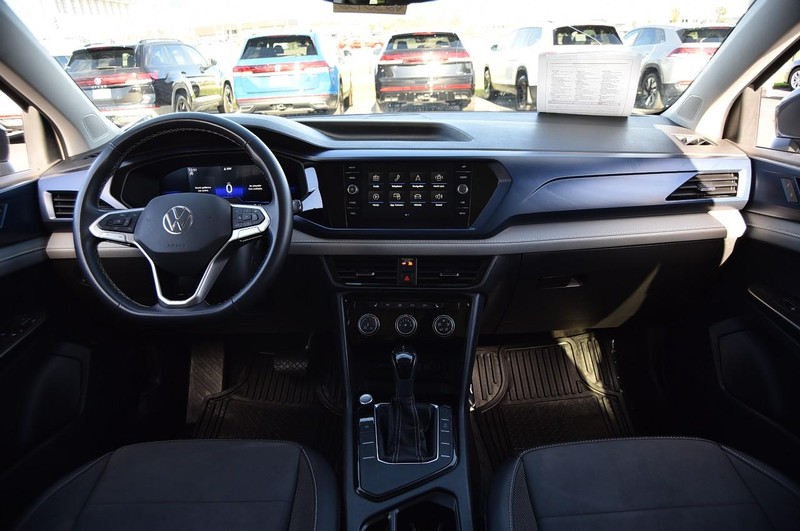 Volkswagen Taos Vehicle Image 07