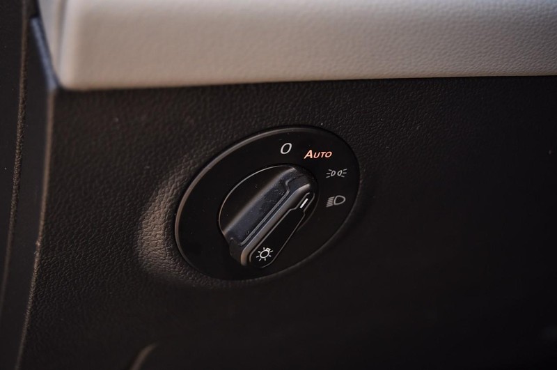 Volkswagen Taos Vehicle Image 10