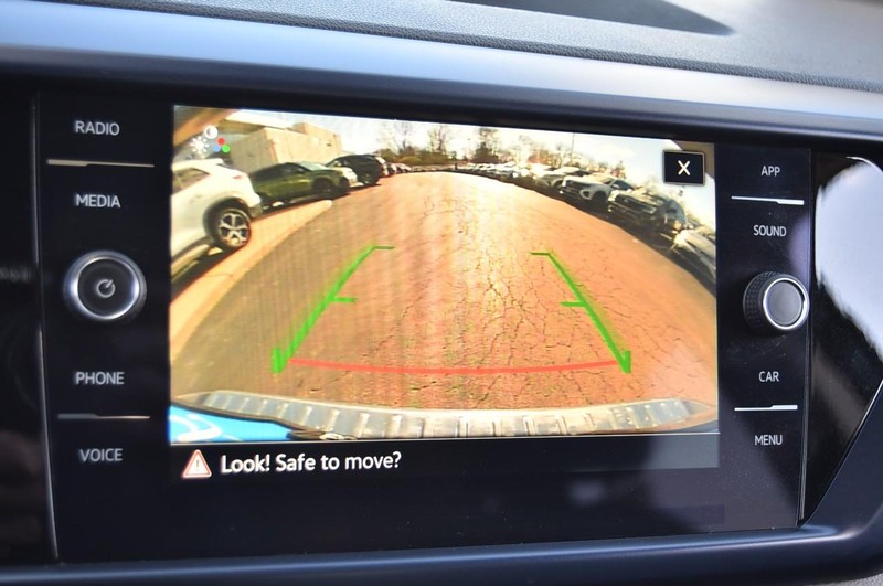 Volkswagen Taos Vehicle Image 12