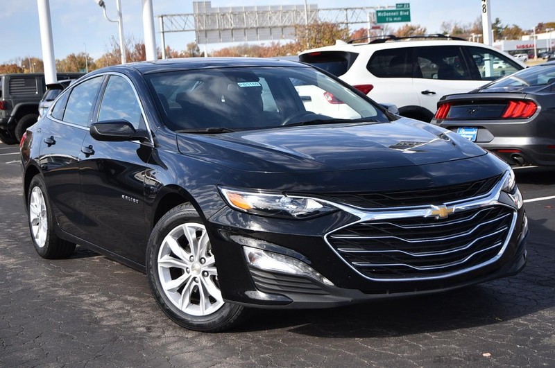 Chevrolet Malibu Vehicle Image 02