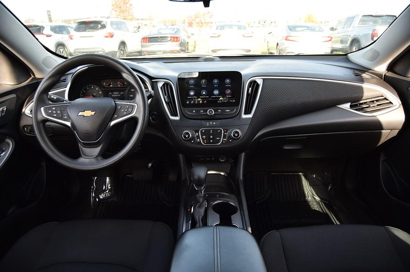 Chevrolet Malibu Vehicle Image 07