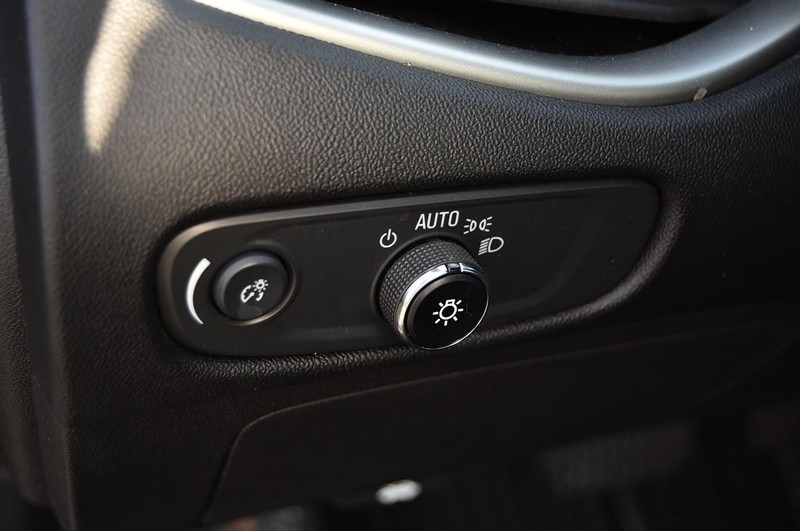 Chevrolet Malibu Vehicle Image 09