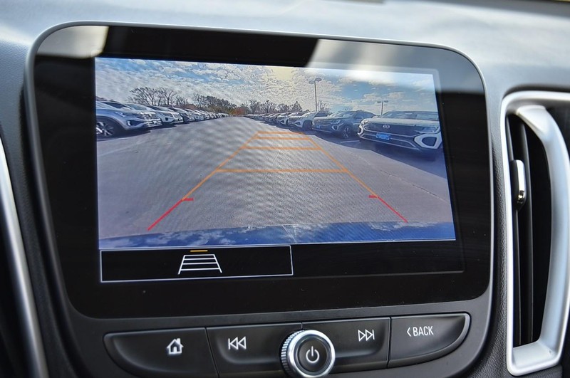 Chevrolet Malibu Vehicle Image 11