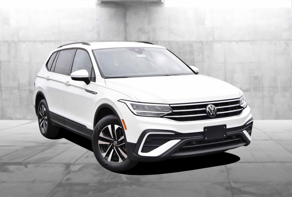 Volkswagen Tiguan Vehicle Full-screen Gallery Image 2