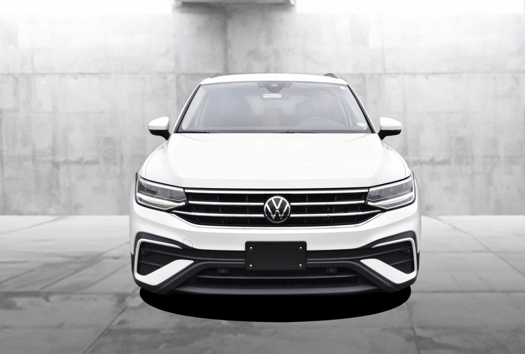 Volkswagen Tiguan Vehicle Full-screen Gallery Image 4
