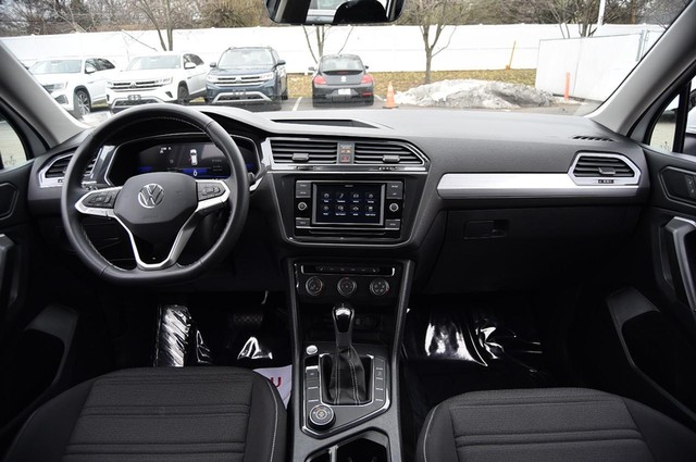 Volkswagen Tiguan Vehicle Image 07