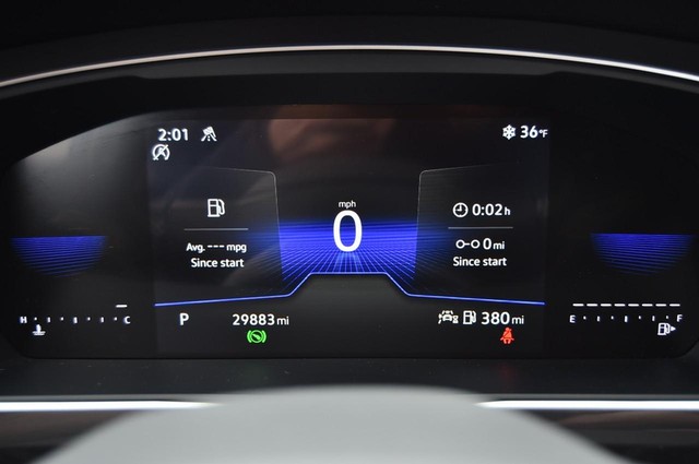 Volkswagen Tiguan Vehicle Image 11