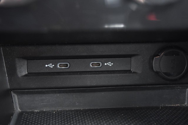 Volkswagen Tiguan Vehicle Image 15