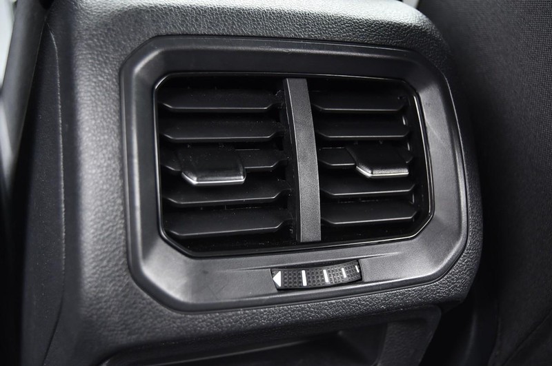 Volkswagen Tiguan Vehicle Image 22