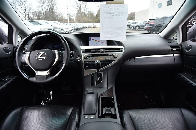 Lexus RX 350 Vehicle Full-screen Gallery Image 07