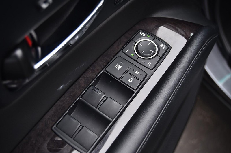 Lexus RX 350 Vehicle Full-screen Gallery Image 08