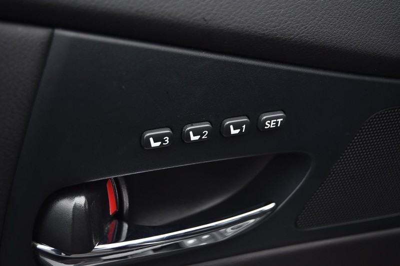 Lexus RX 350 Vehicle Full-screen Gallery Image 09