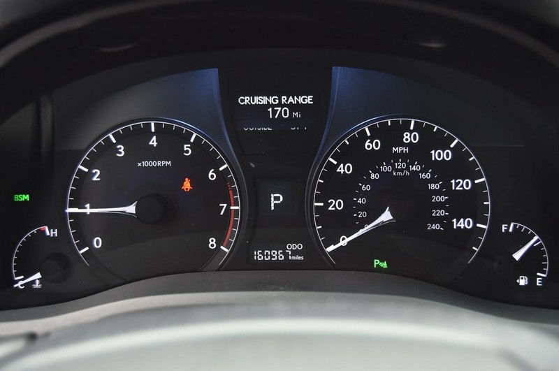 Lexus RX 350 Vehicle Full-screen Gallery Image 12